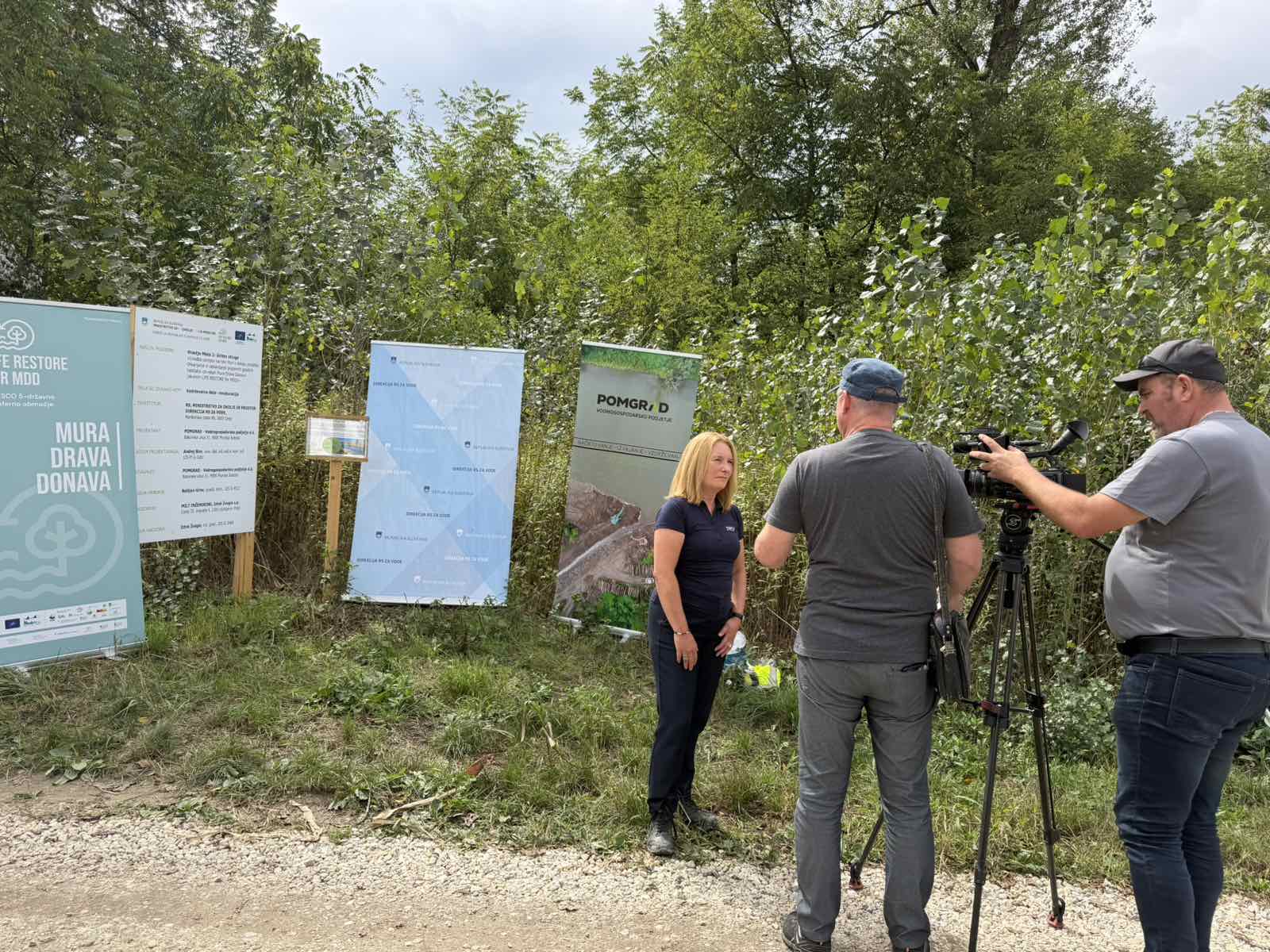 Mednarodnim novinarjem predstavili ukrepe za obnovo naravne rečne dinamike Mure